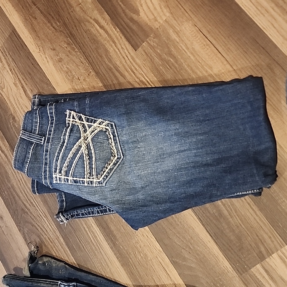 Ariat jeans size 28s